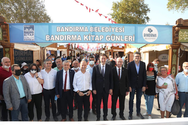 BANDIRMA KİTAP GÜNLERİ ETKİNLİĞİ SÜRÜYOR