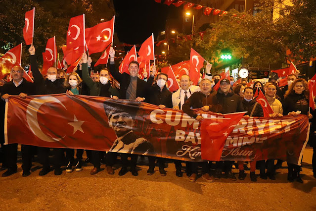 BANDIRMA'DA FENER ALAYI VE EMRE AYDIN KONSERİ