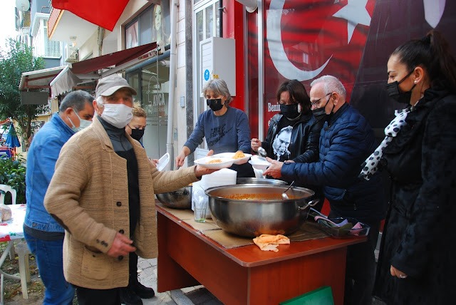 CHP VE ADD ATATÜRK'ÜN SEVDİĞİ YEMEKLERİ DAĞITTI