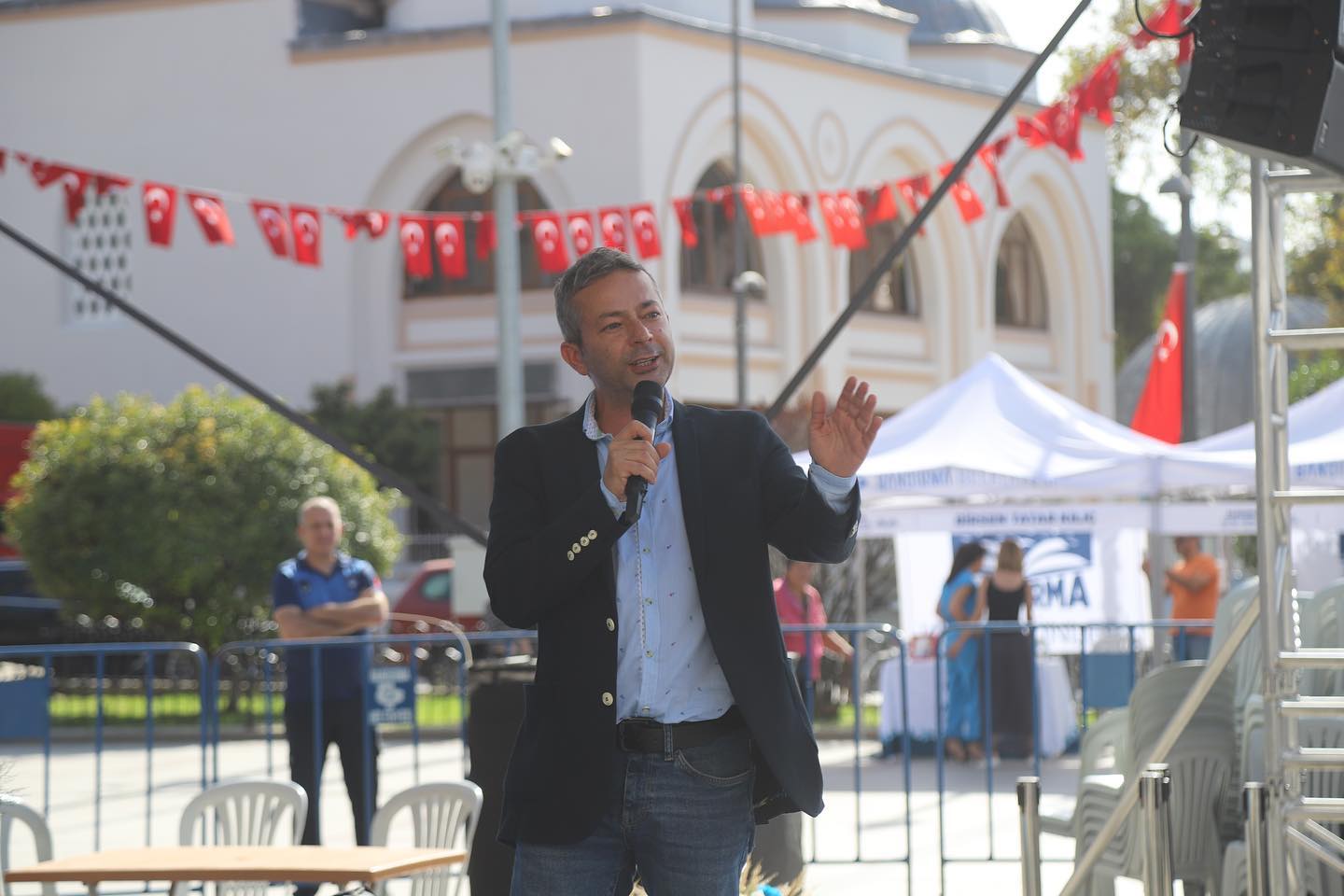 BANDIRMA KİTAP GÜNLERİ'NE İRFAN DEĞİRMENCİ KONUK OLDU