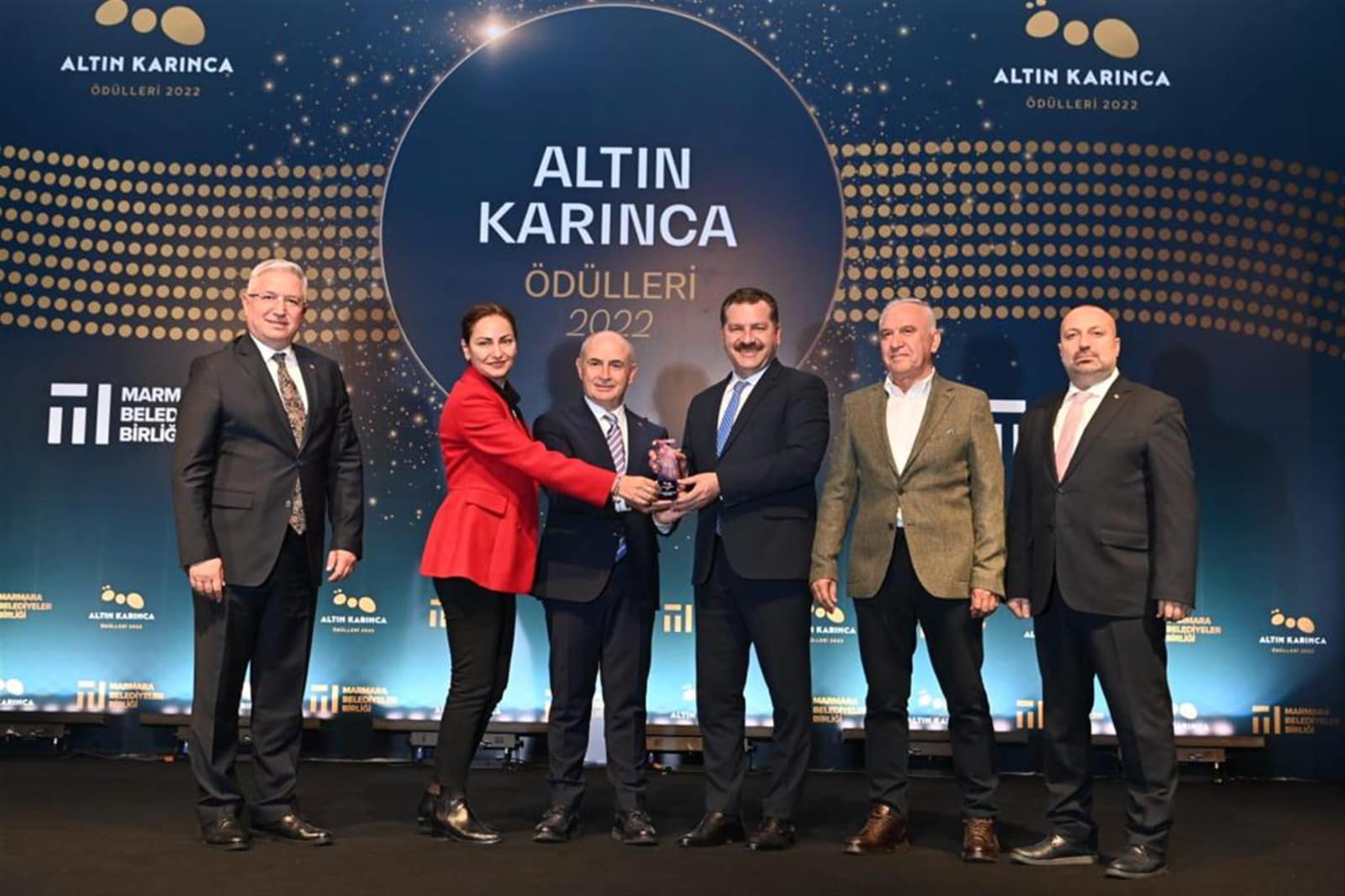 ALTIN KARINCA'DAN BÜYÜKŞEHİRE İKİ ÖDÜL