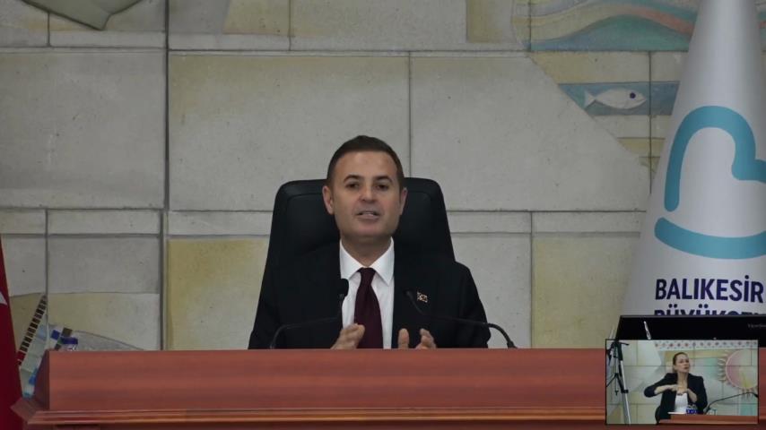 AHMET AKIN: 'MENSUBU OLDUĞUM PARTİ CHP'DİR'