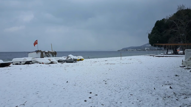 ERDEK'E BEKLENEN KAR GELDİ