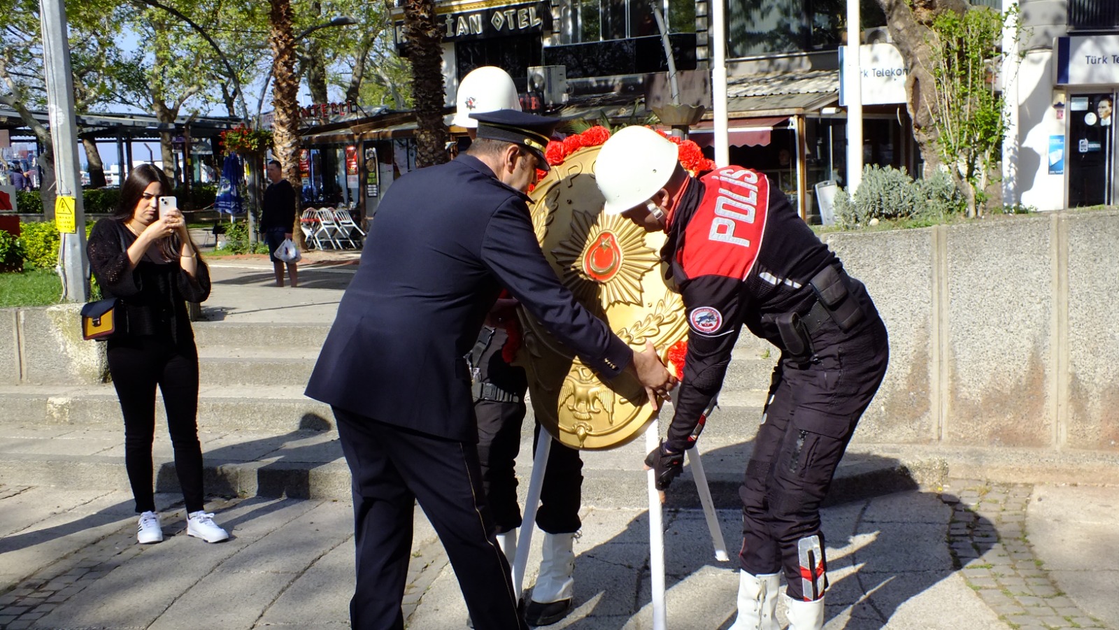 ERDEK'TE POLİS HAFTASI KUTLANDI