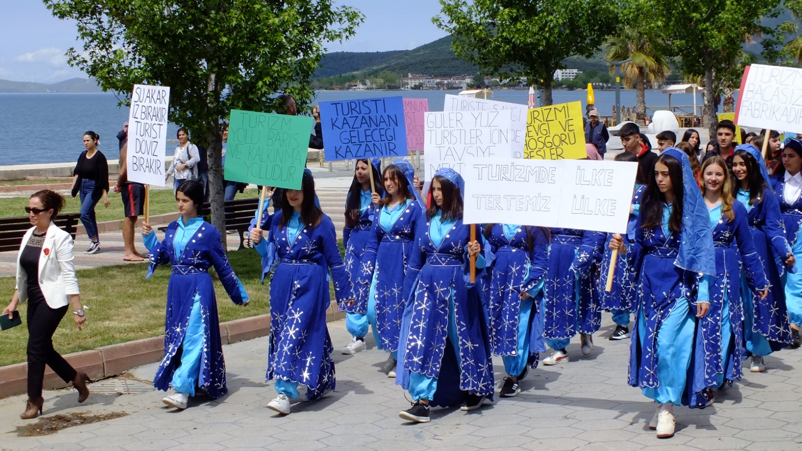 ERDEK'TE TURİZM HAFTASI KUTLAMASI