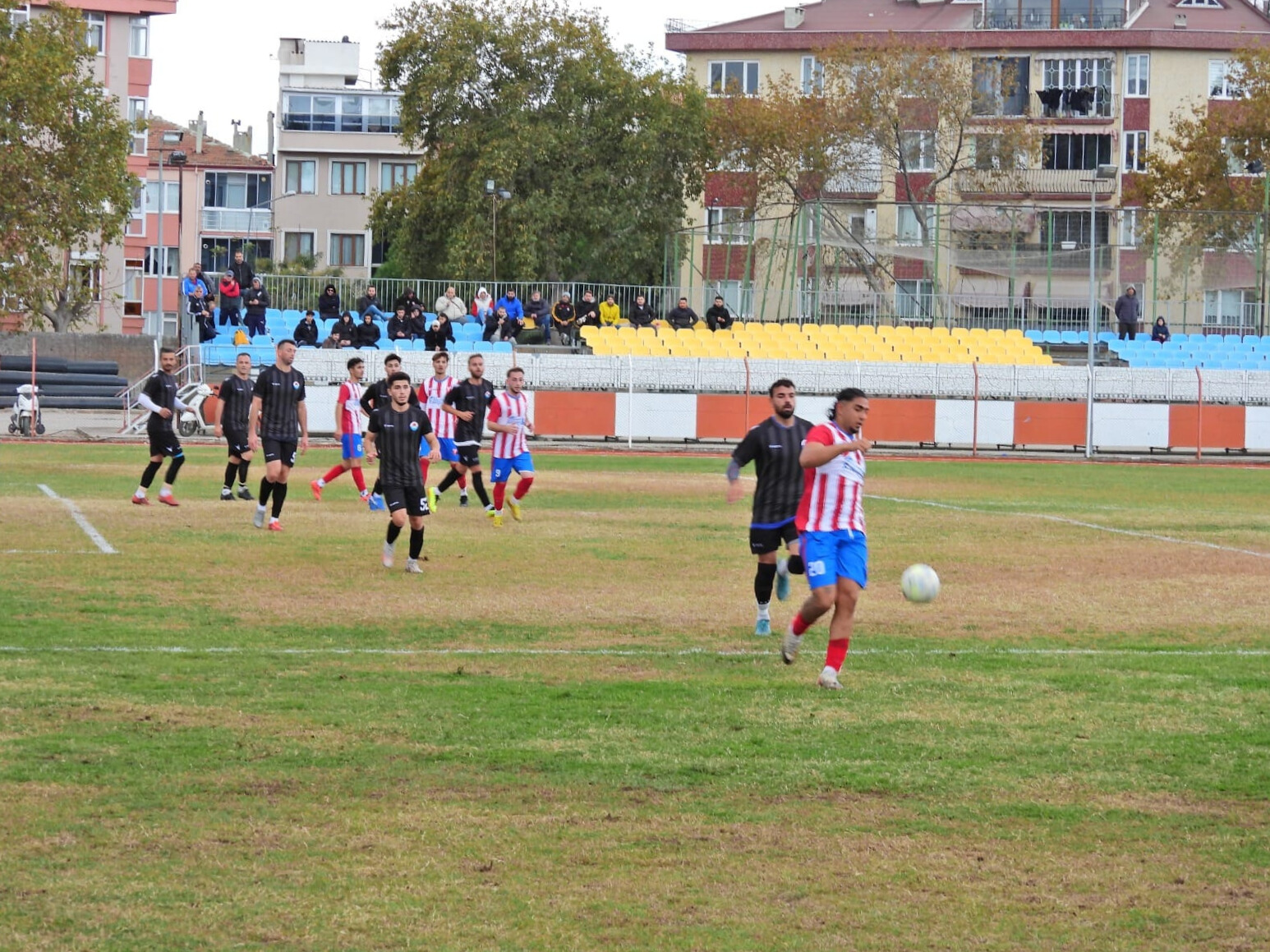 ERDEKSPOR, MARMARA ADALAR BELEDİYE İLE BERABERE KALDI