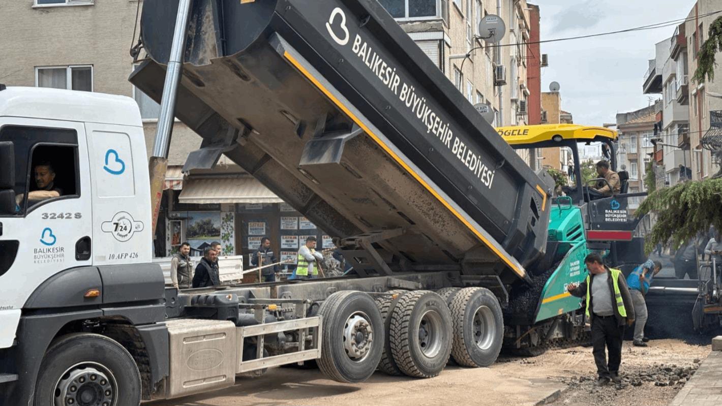 BAŞKAN AKIN'IN YOL HARİTASI ERDEK'E DEĞER KATIYOR 
