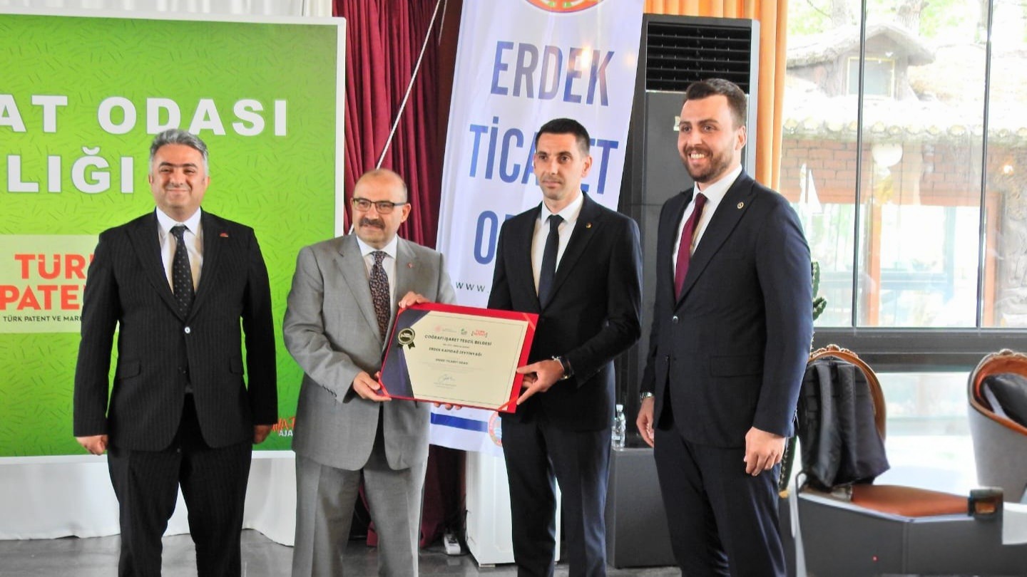 ERDEK KAPIDAĞ ZEYTİNYAĞI'NIN TESCİL BELGESİ TAKDİM TÖRENİ YAPILDI