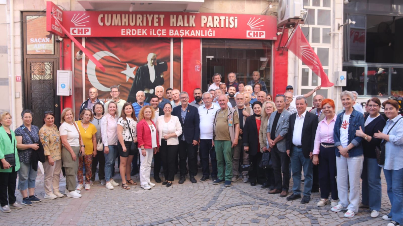 CHP'DEN ERDEK'TE ÜYE TOPLANTISI