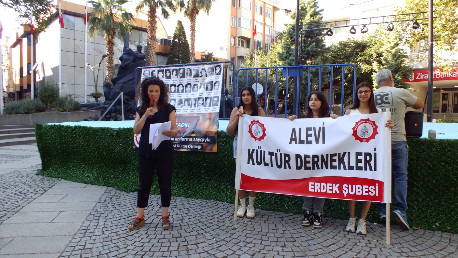 ERDEK ALEVİ KÜLTÜR DERNEĞİ'NDEN 'MADIMAK' ANMASI
