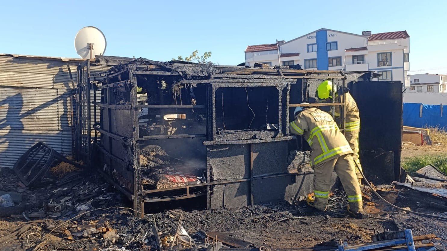ERDEK'TE HURDALIKTA ÇIKAN YANGIN SÖNDÜRÜLDÜ