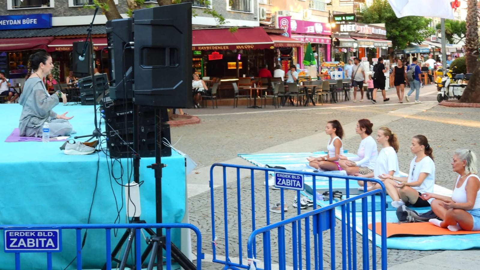 ERDEK'TE YOGA, ZUMBA VE DJ ETKİNLİĞİ 