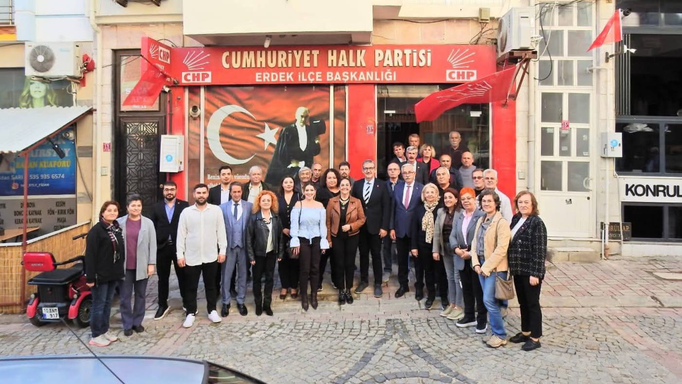 CHP'DE İLÇE YÖNETİME ZİYARETLER DEVAM EDİYOR