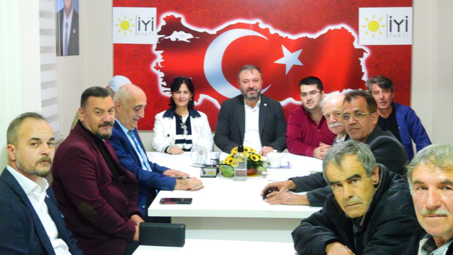 İL BAŞKANI YÖRÜK'TEN İLÇE TEŞKİLATINA ZİYARET