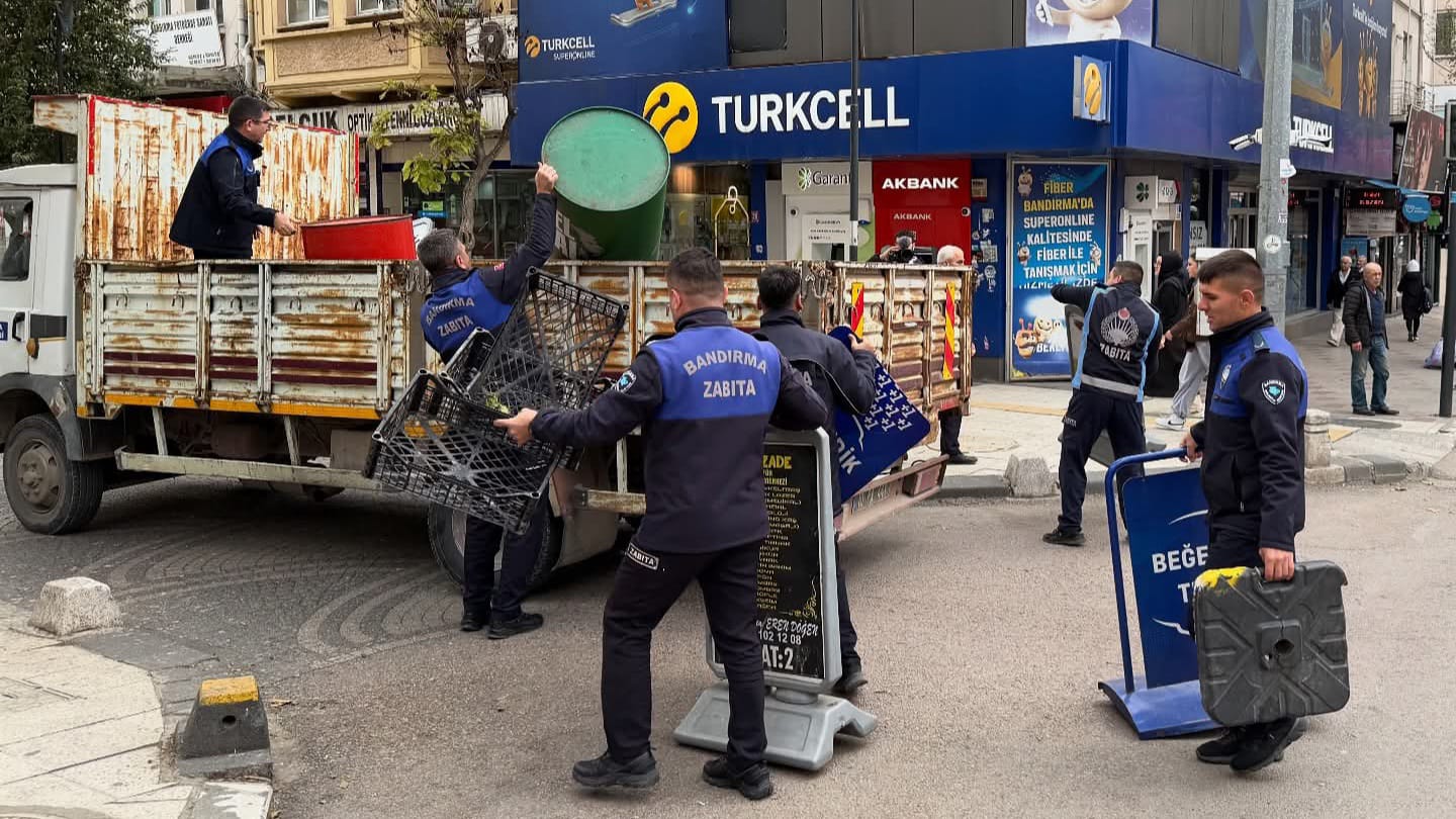 BANDIRMA BELEDİYESİ İŞGALİYELERİ KALDIRIYOR