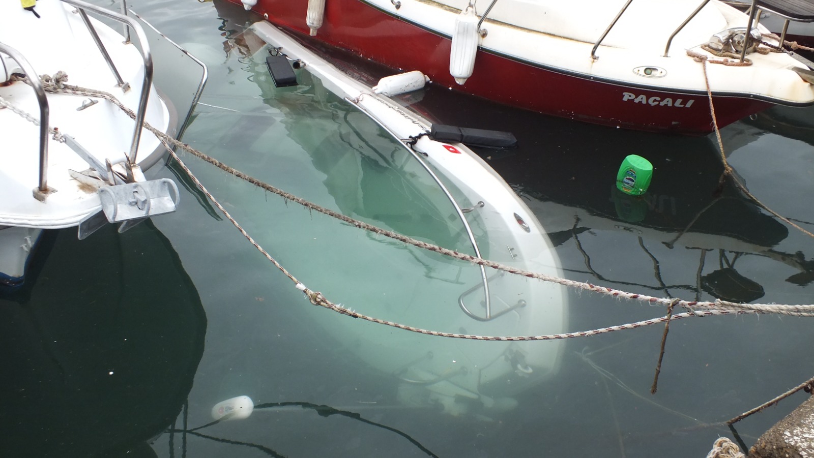 ERDEK'TE SU ALAN TEKNE BATTI