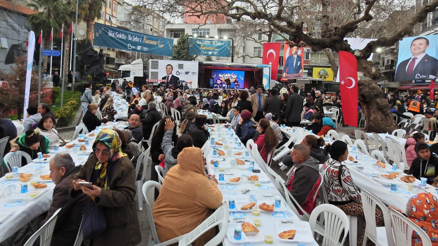 BÜYÜKŞEHİR VATANDAŞLA İFTARDA BULUŞTU