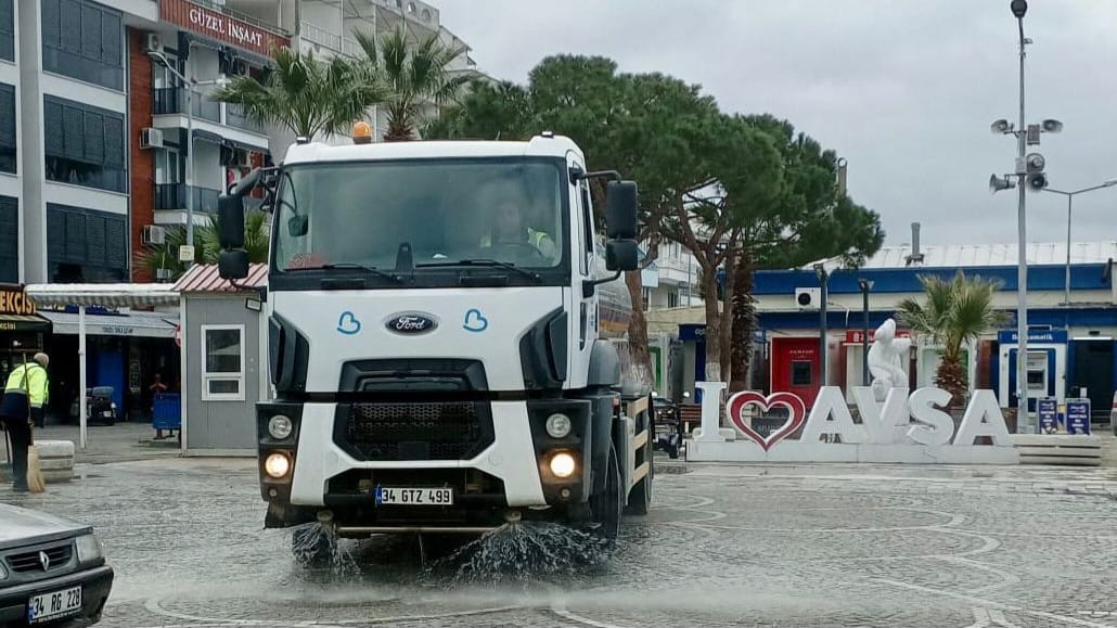 BÜYÜKŞEHİR'DEN GÜNEY MARMARA'DA KAPSAMLI BAYRAM TEMİZLİĞİ 