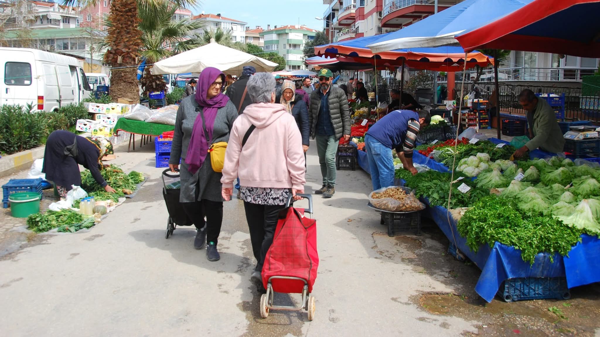 BAYRAM NEDENİYLE CUMARTESİ PAZARI PERŞEMBE GÜNÜ KURULACAK