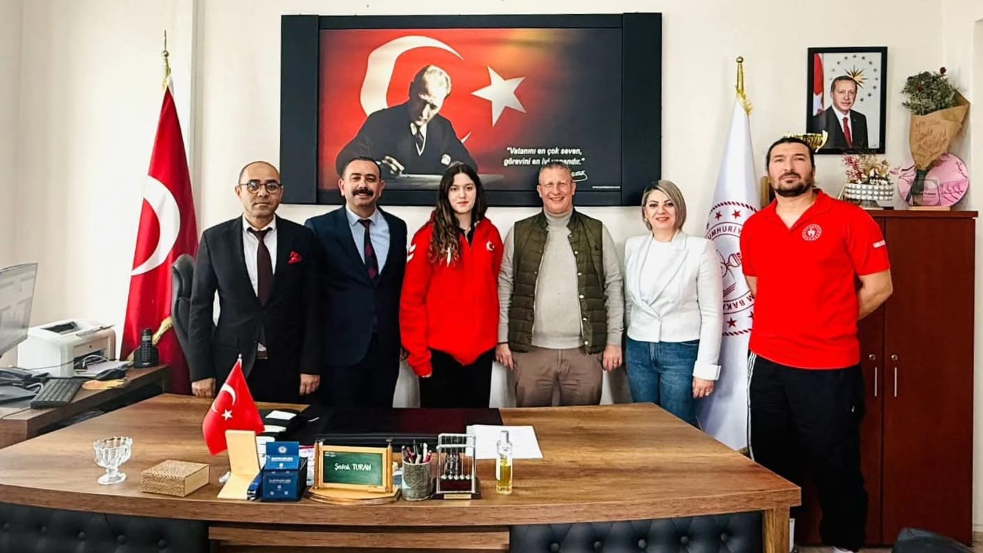 HENTBOL MİLLİ TAKIMINA ERDEK'TEN GURUR VEREN BAŞARI 