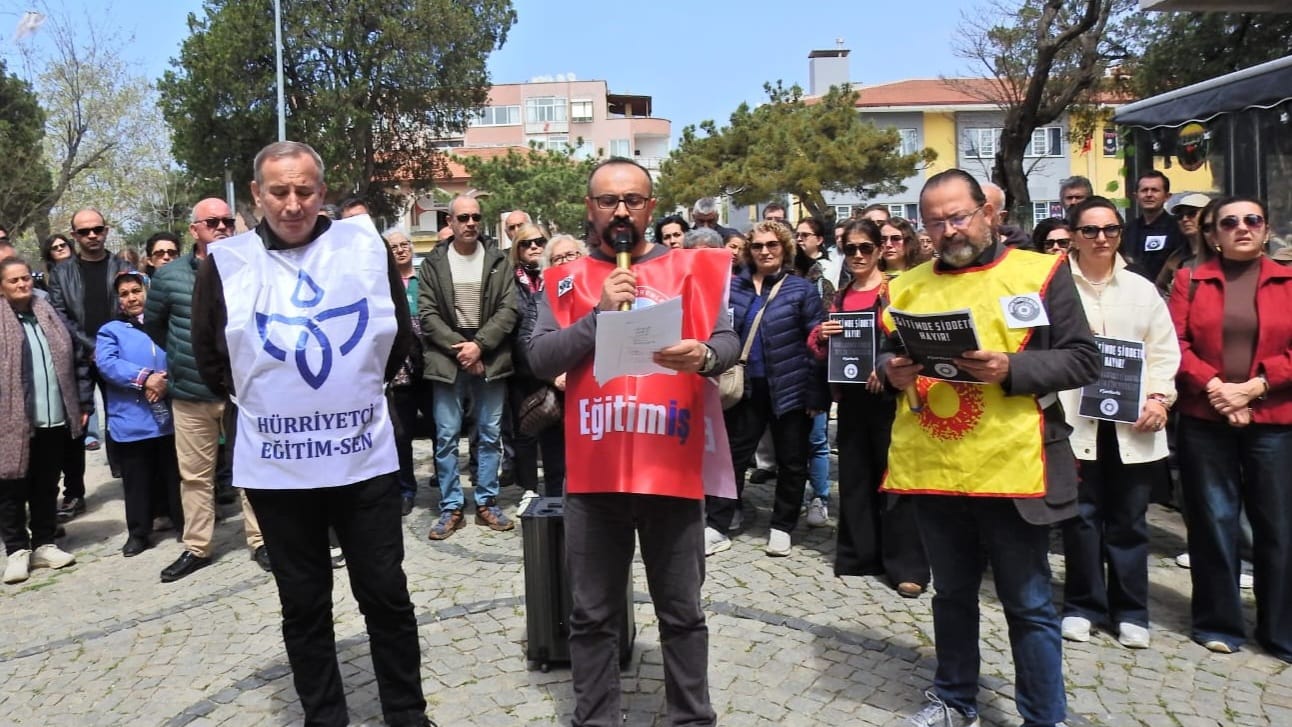 ERDEK'TE EĞİTİM TEMSİLCİLİKLERİNDEN 'GÜVENLİ OKULLAR İSTİYORUZ' AÇIKLAMASI