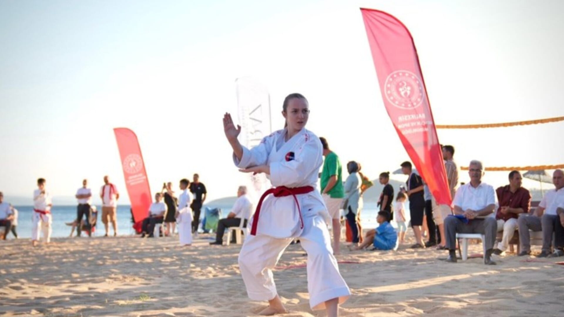ERDEK'TE SON KURŞUN KARATE ŞAMPİYONASI DÜZENLENDİ