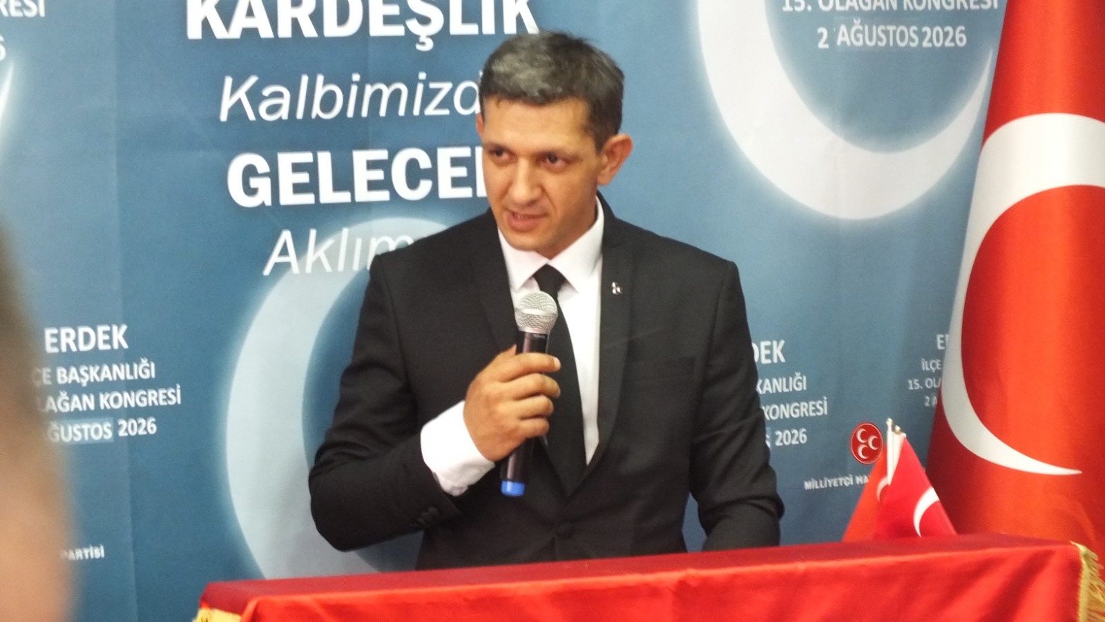 MHP ERDEK'TE YENİ BAŞKAN ÖZHAN ERDEN 