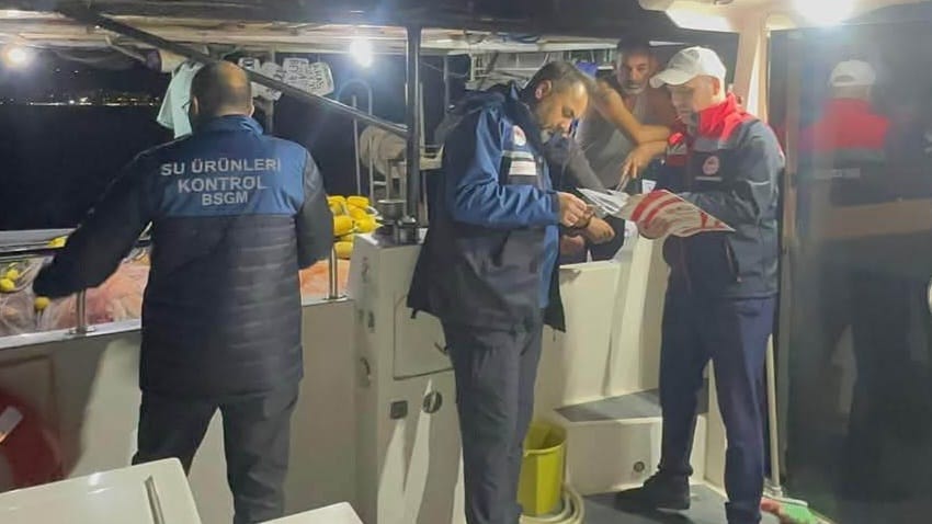 ERDEK'TE BALIKÇILARA GECE DENETİMİ