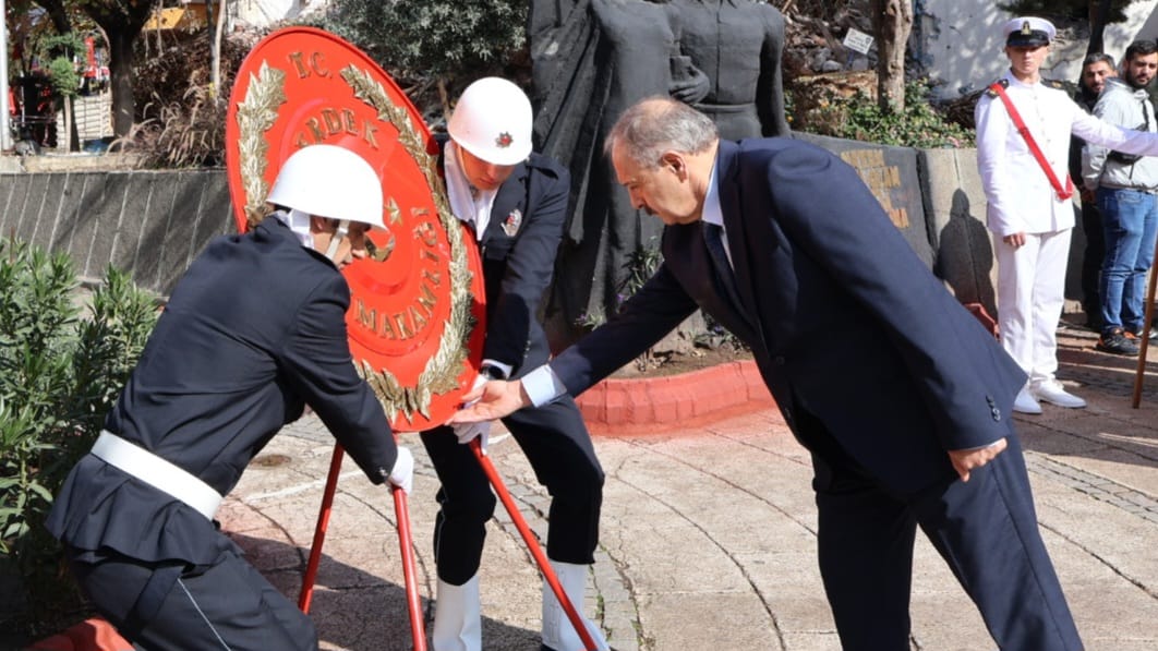 CUMHURİYET BAYRAMI'NIN 103. YIL DÖNÜMÜ KUTLAMALARI ÇELENK TÖRENİYLE BAŞLADI