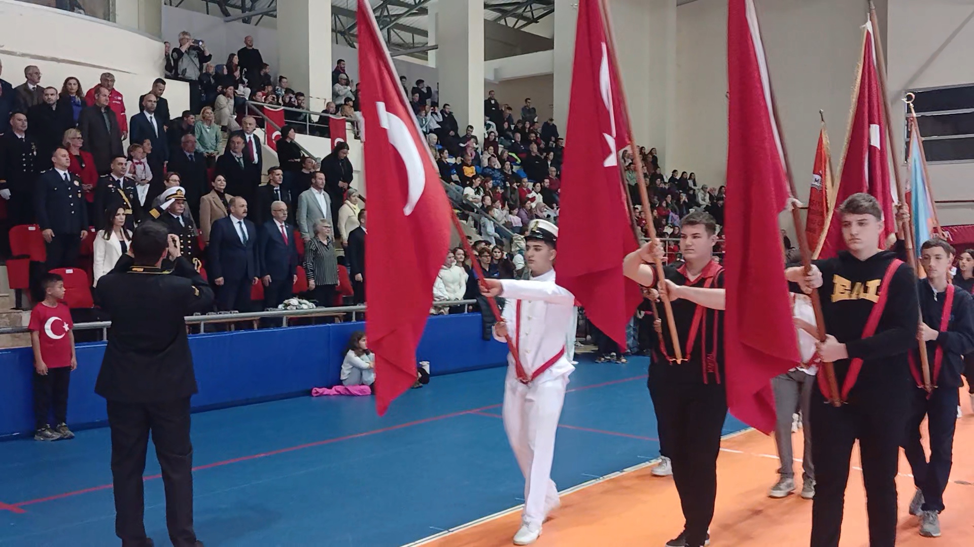 ERDEK'TE CUMHURİYET BAYRAMI'NIN 103. YILI KUTLANDI
