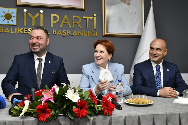 MERAL AKŞENER BALIKESİR'DE 