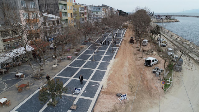 İLHANLAR VE KARŞIYAKA'YA BÜYÜKŞEHİR ELİ DEĞDİ